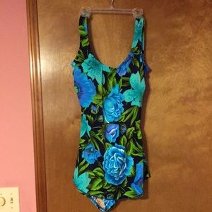 Women’s swim suit